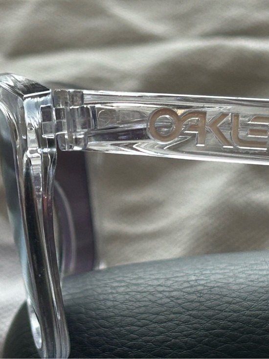 Oakley Frogskins Polished Clear w/Prism Violet lens main image 9